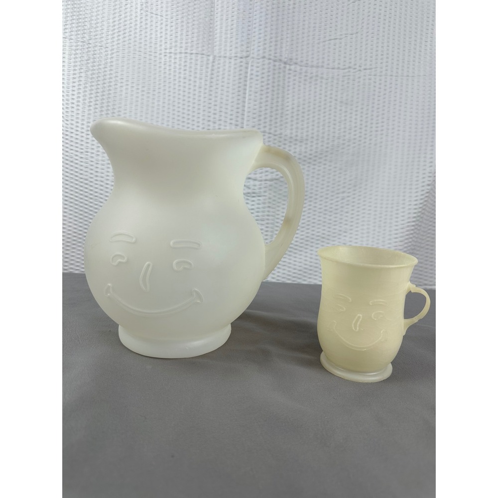 Vintage 1983 Kool AID Man‎ 2 quart pitcher w/ 1 matching Cup. Used